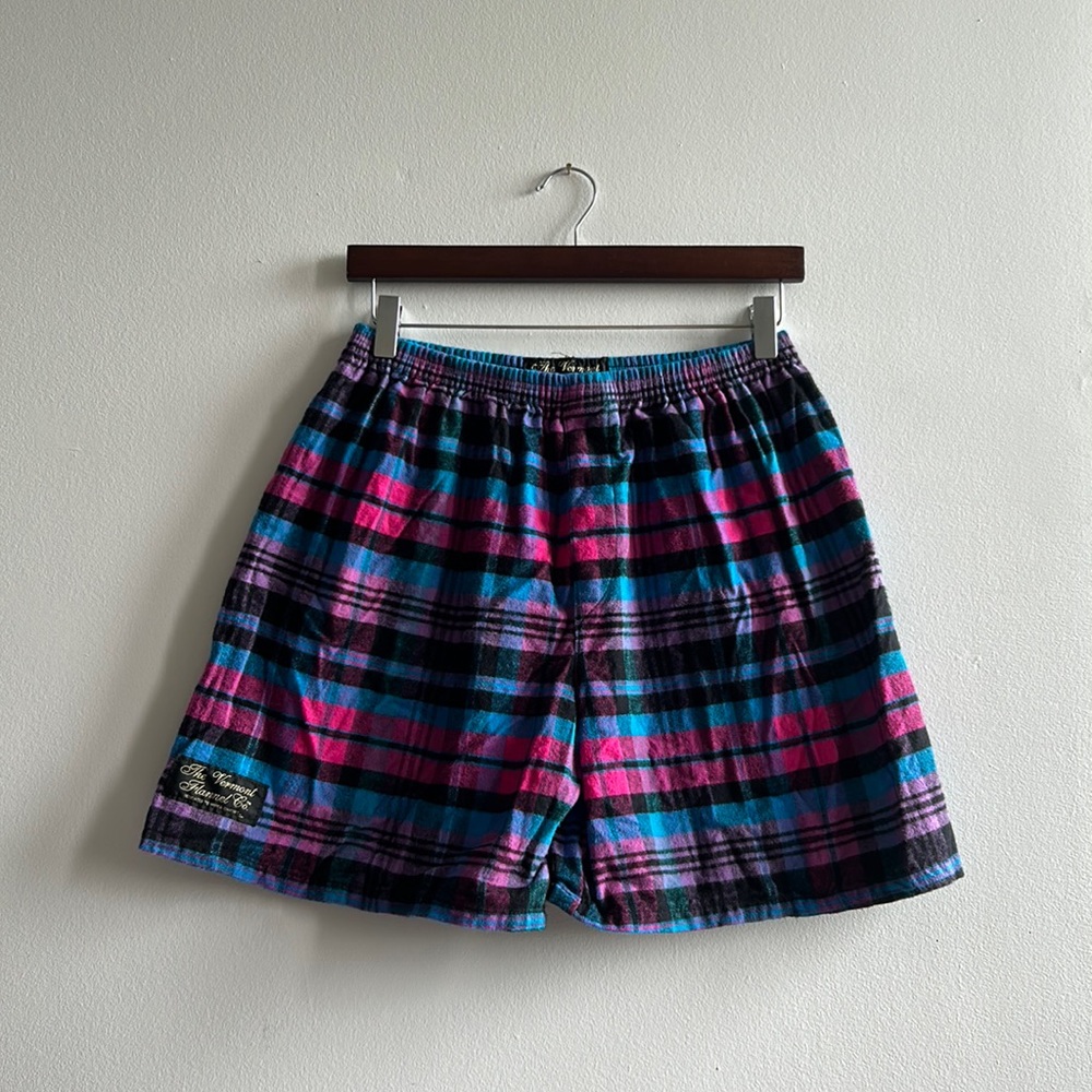 The Vermont Flannel Co. Shorts Size Large .